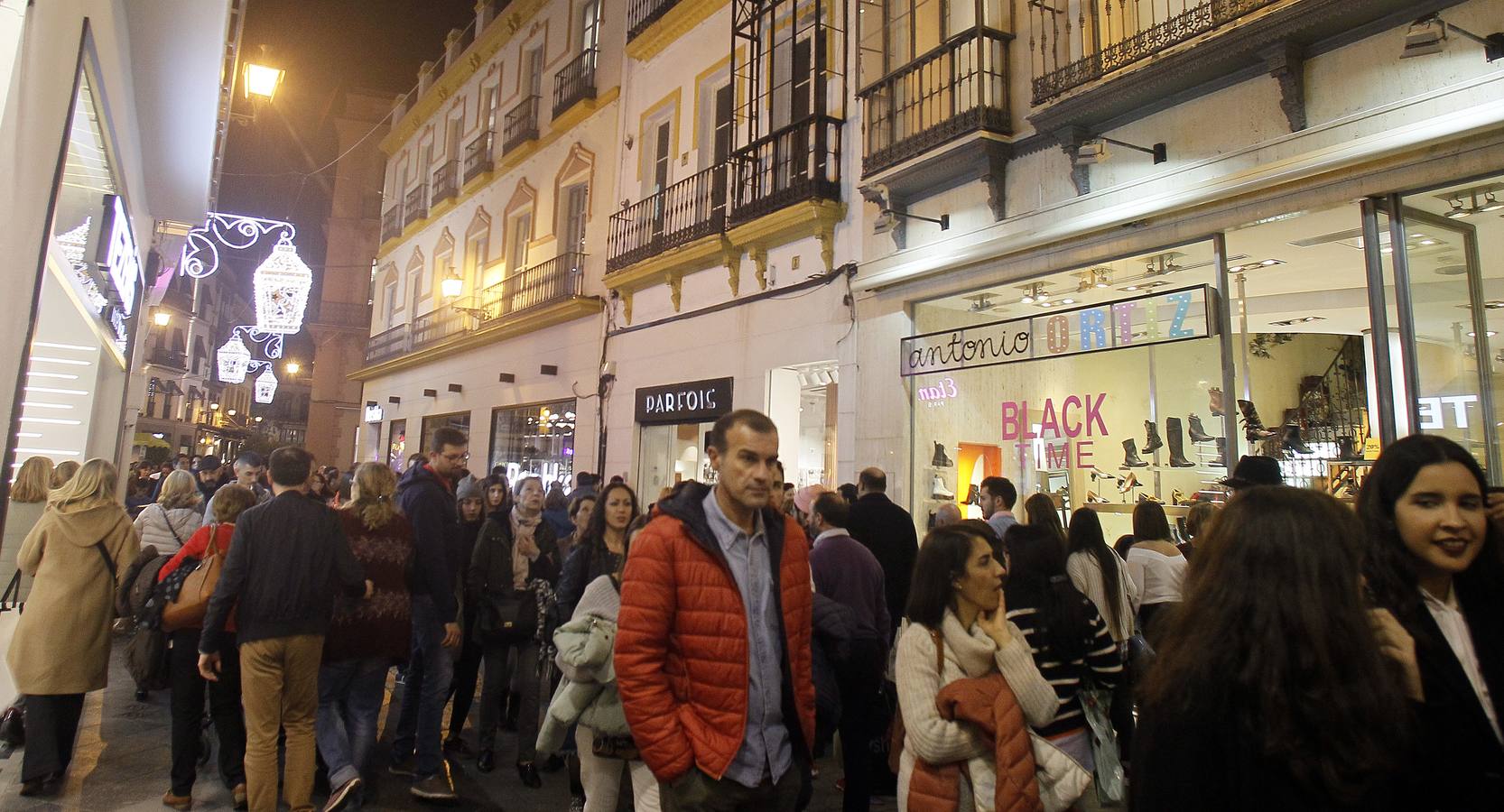 Fotogalería: Navidad, una fiesta permanente en las calles de Sevilla