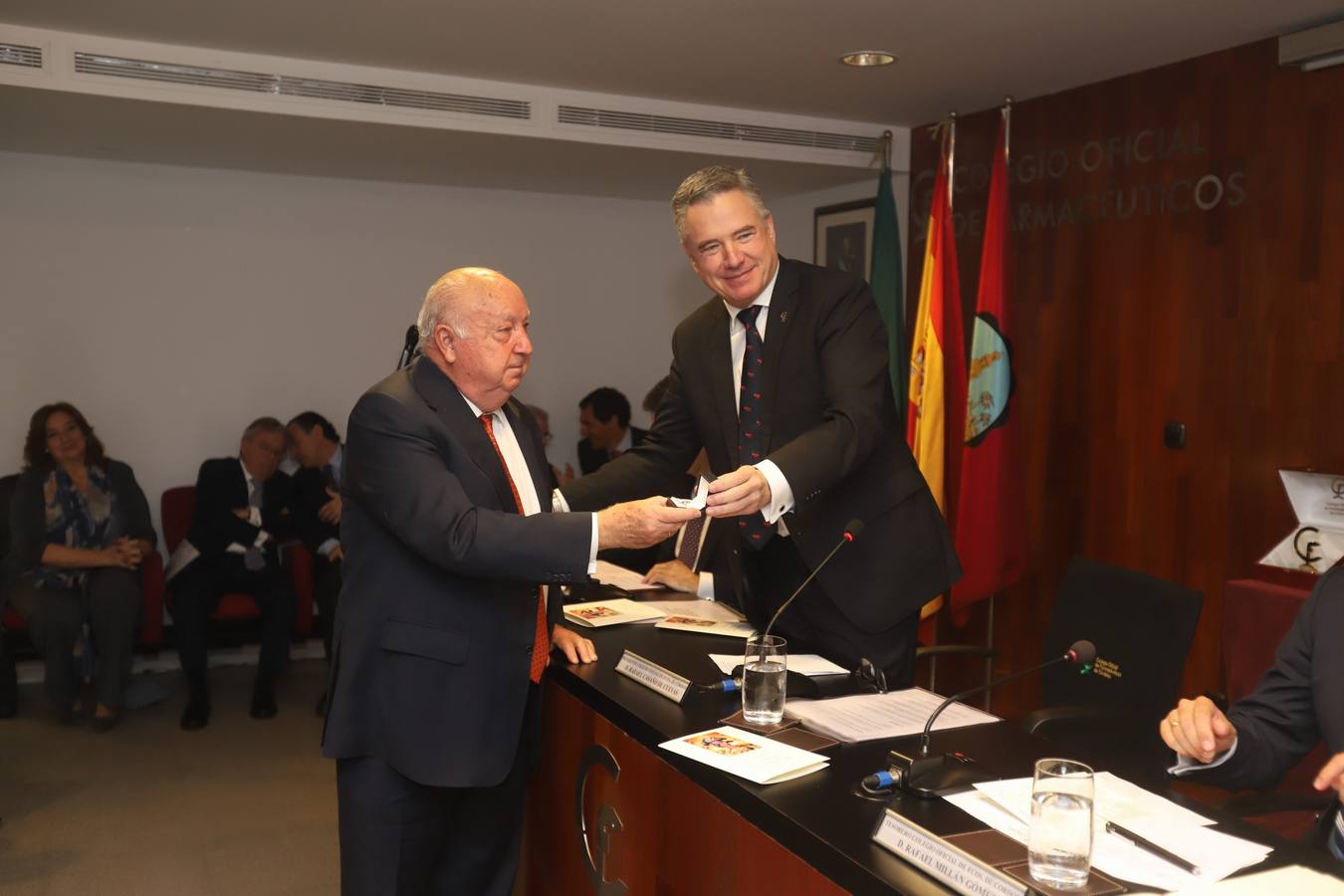 En imágenes, la celebración de la Inmaculada en el Colegio de Farmacéuticos de Córdoba