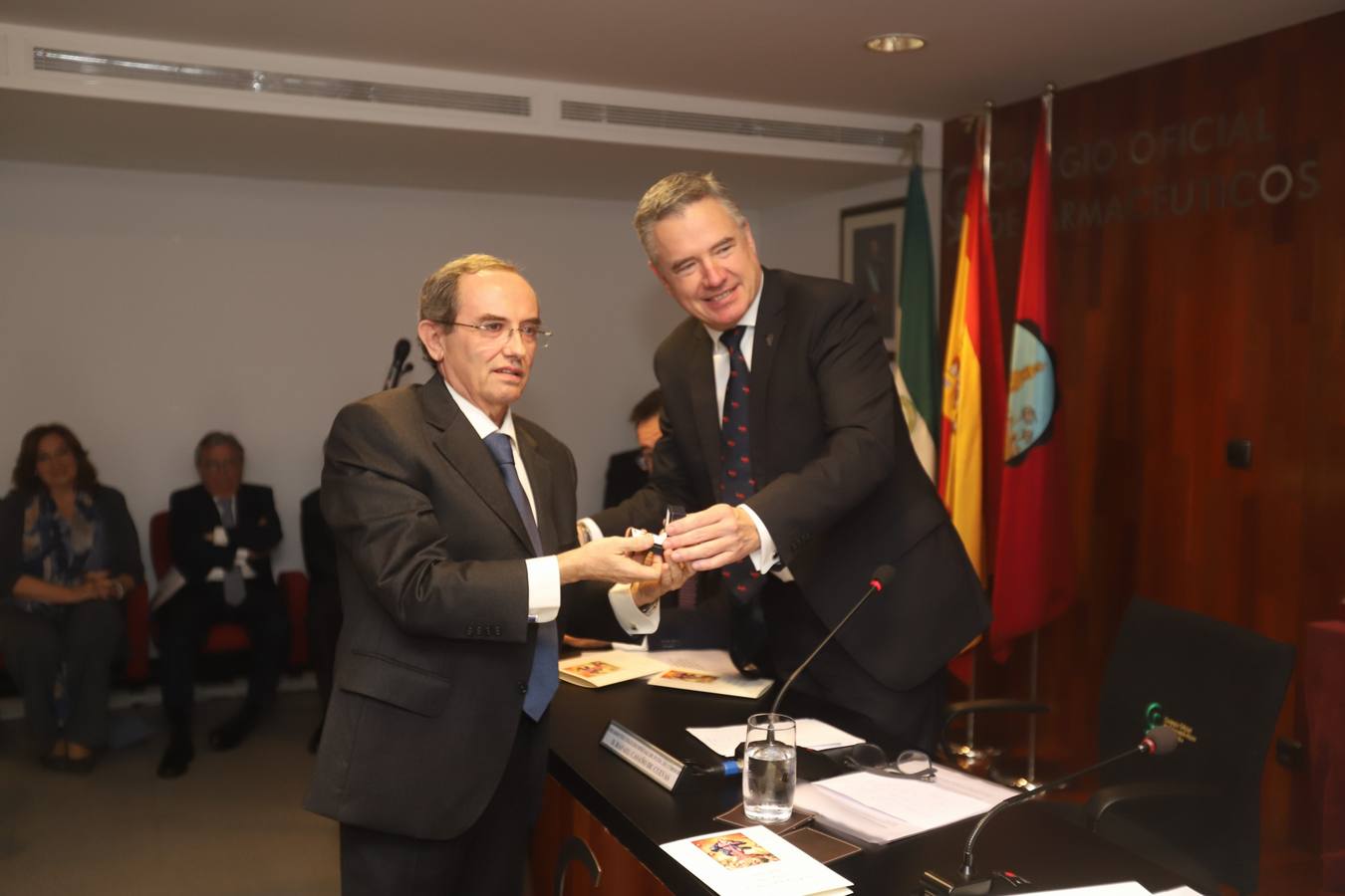 En imágenes, la celebración de la Inmaculada en el Colegio de Farmacéuticos de Córdoba