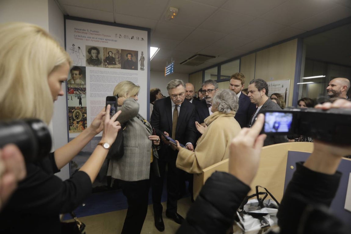 Inauguración de la primera biblioteca Pushkin en España