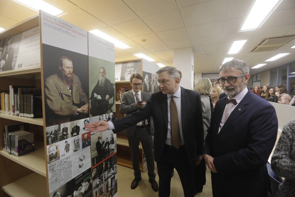 Inauguración de la primera biblioteca Pushkin en España