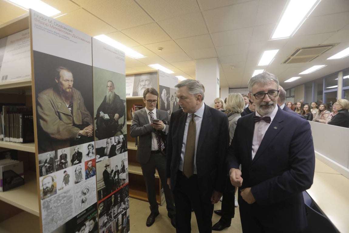 Inauguración de la primera biblioteca Pushkin en España
