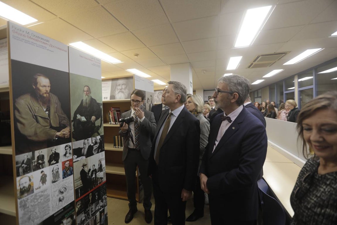 Inauguración de la primera biblioteca Pushkin en España