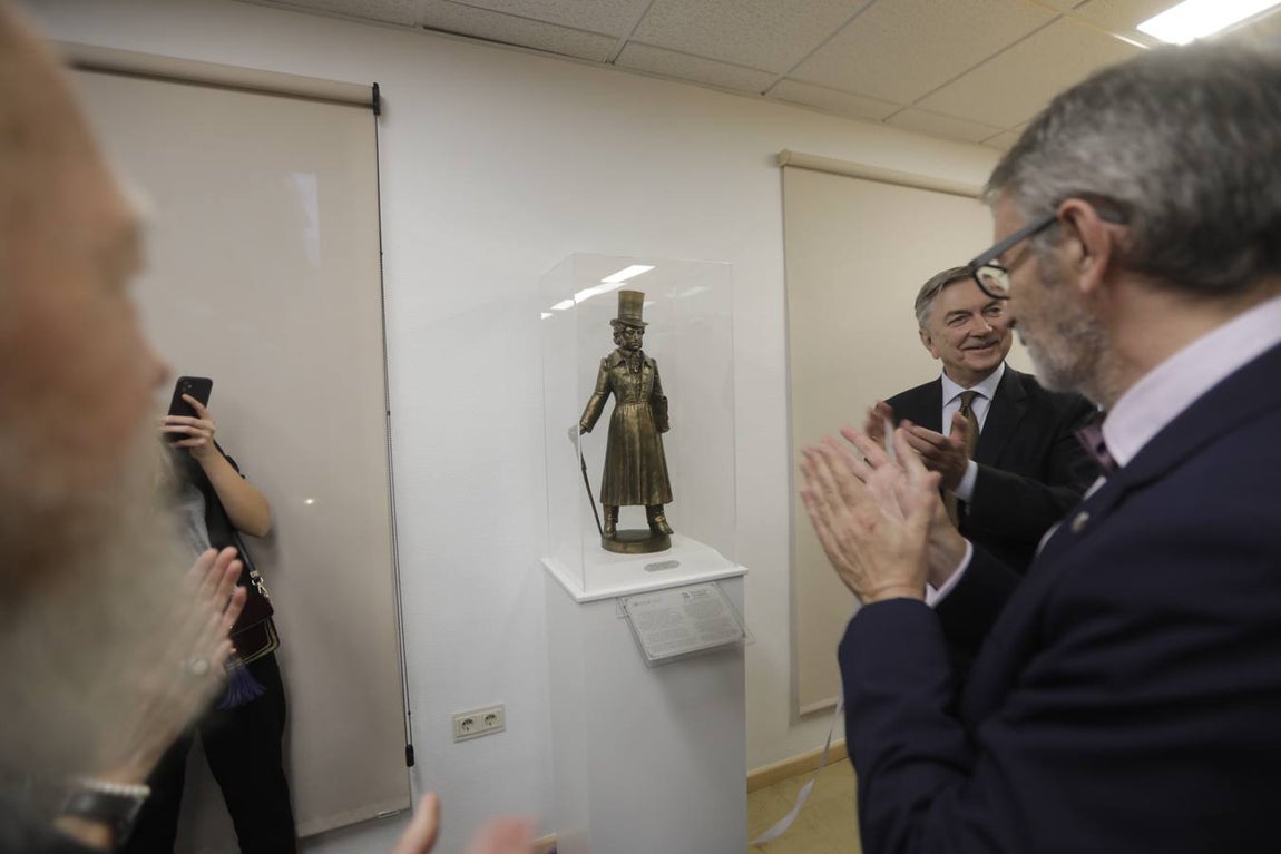 Inauguración de la primera biblioteca Pushkin en España