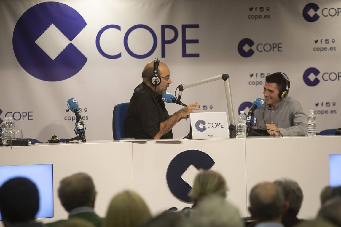 En imágenes, Ángel Expósito y su Linterna de Cope en Córdoba