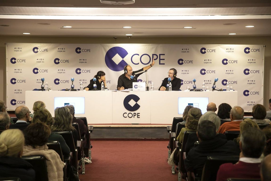 En imágenes, Ángel Expósito y su Linterna de Cope en Córdoba