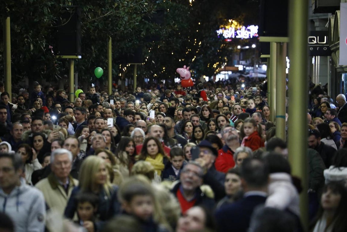 El ambiente navideño del viernes del puente en Córdoba, en imágenes