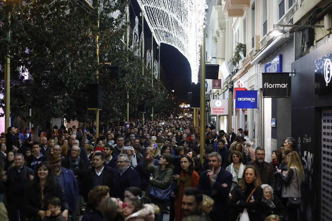 El ambiente navideño del viernes del puente en Córdoba, en imágenes