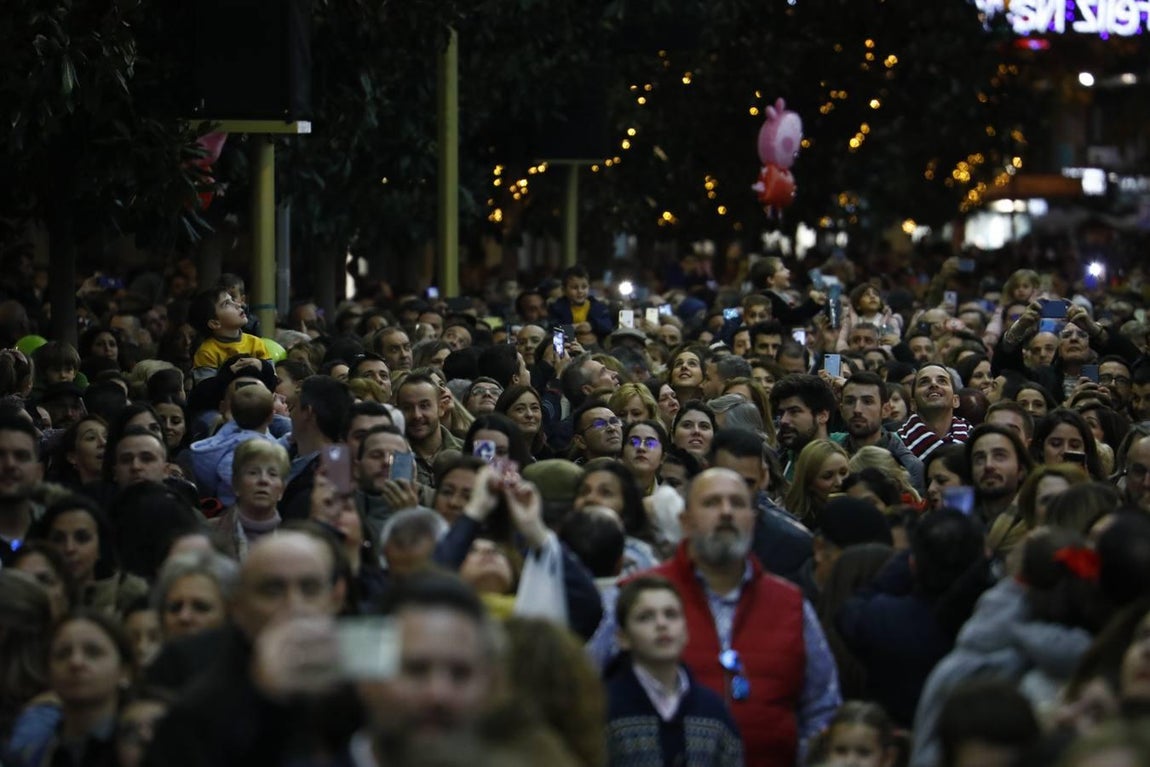 El ambiente navideño del viernes del puente en Córdoba, en imágenes