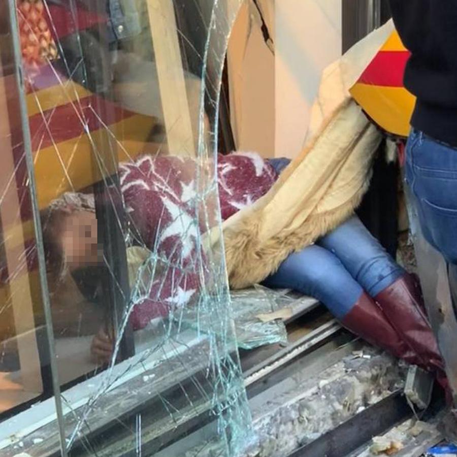 Varios heridos en el accidente de un minibús en el centro de Sevilla