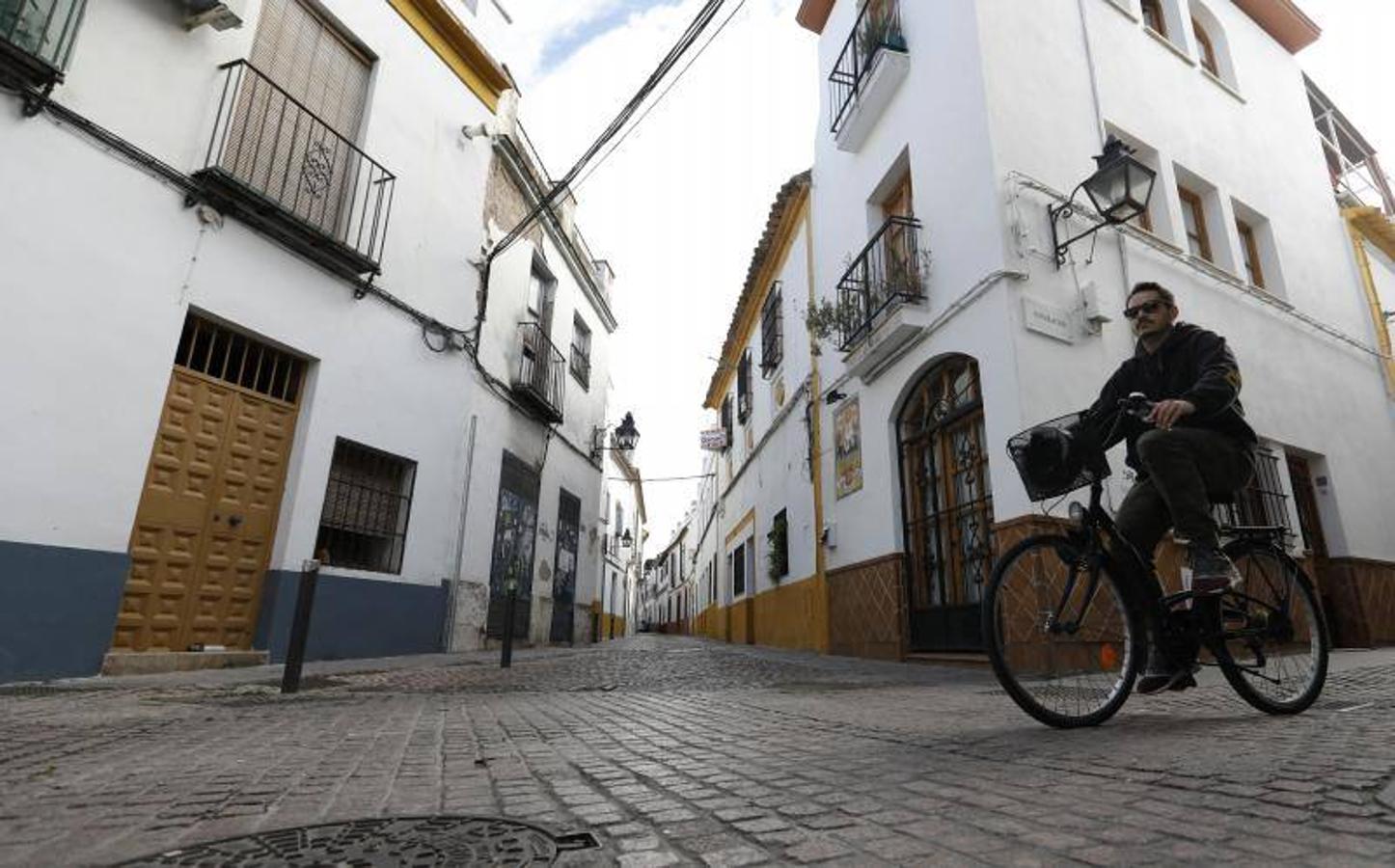 La calle Mucho Trigo de Córdoba, en imágenes