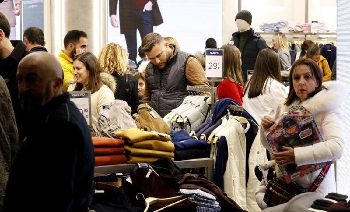 El tercer día del espectáculo de Cruz Conde y el ambiente navideño, en imágenes