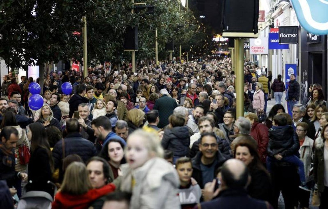 El tercer día del espectáculo de Cruz Conde y el ambiente navideño, en imágenes