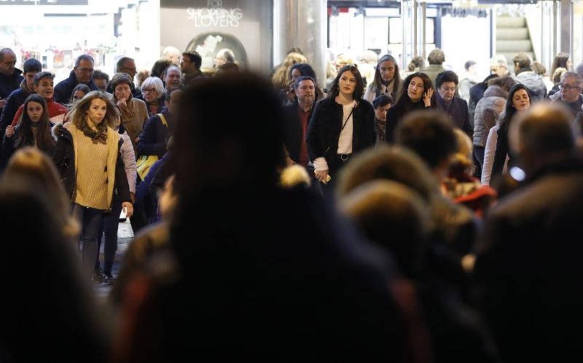El tercer día del espectáculo de Cruz Conde y el ambiente navideño, en imágenes