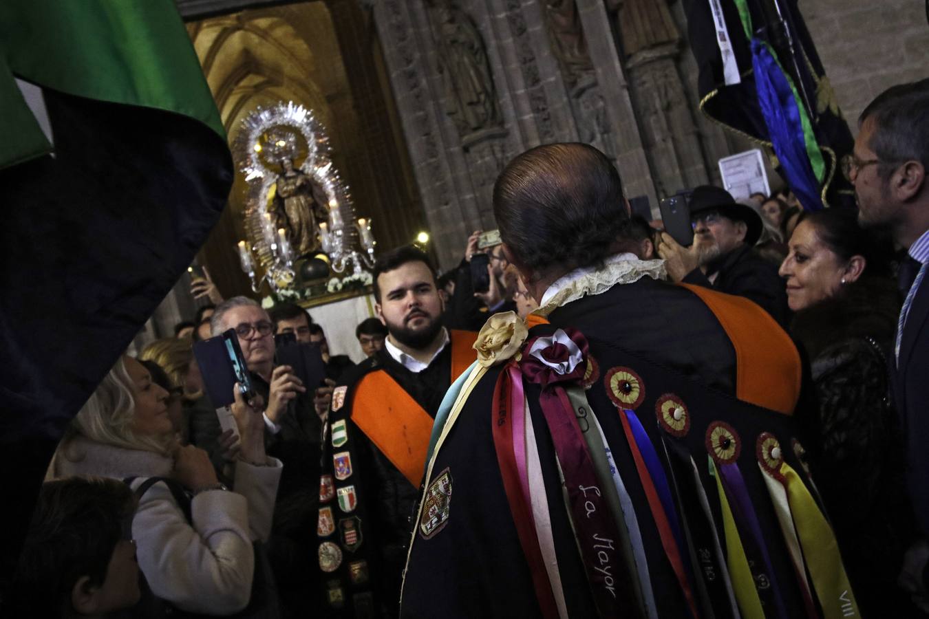 Los tunos cantan a la Inmaculada Concepción