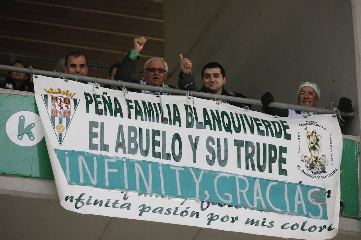 El ambiente en las gradas del Córdoba-Atlético Sanluqueño, en imágenes