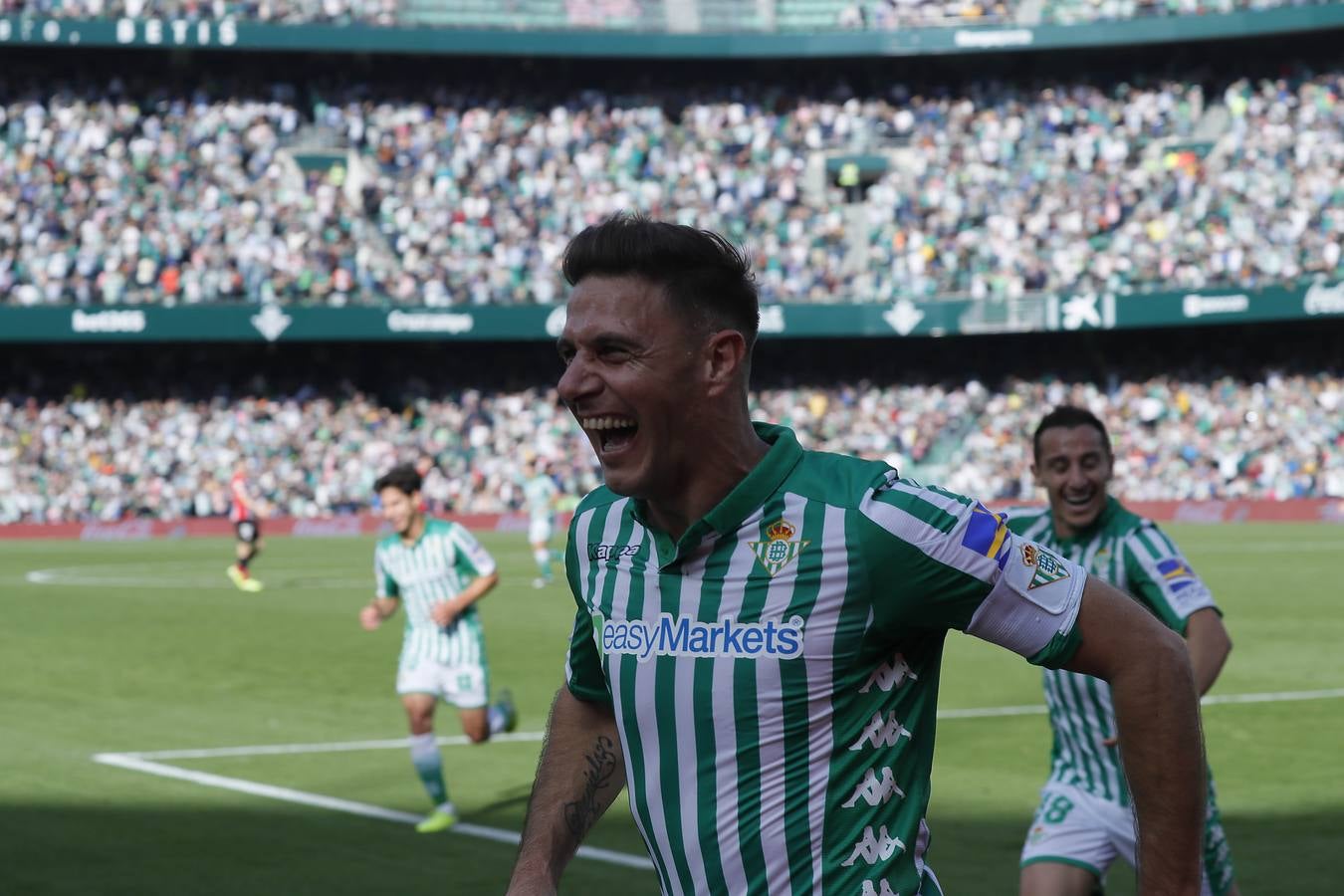 En imágenes, la victoria del Betis frente al Athletic en el Villamarín