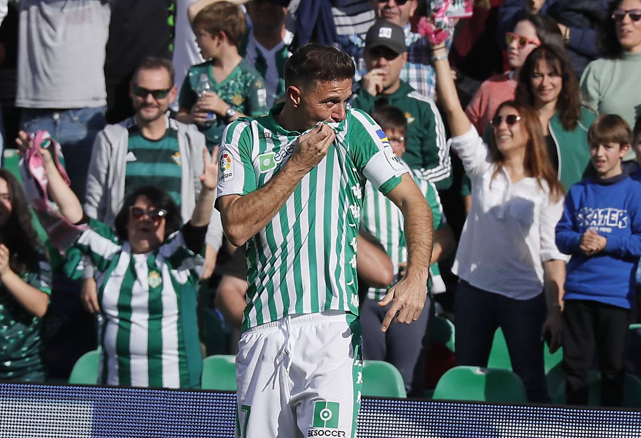 En imágenes, la victoria del Betis frente al Athletic en el Villamarín