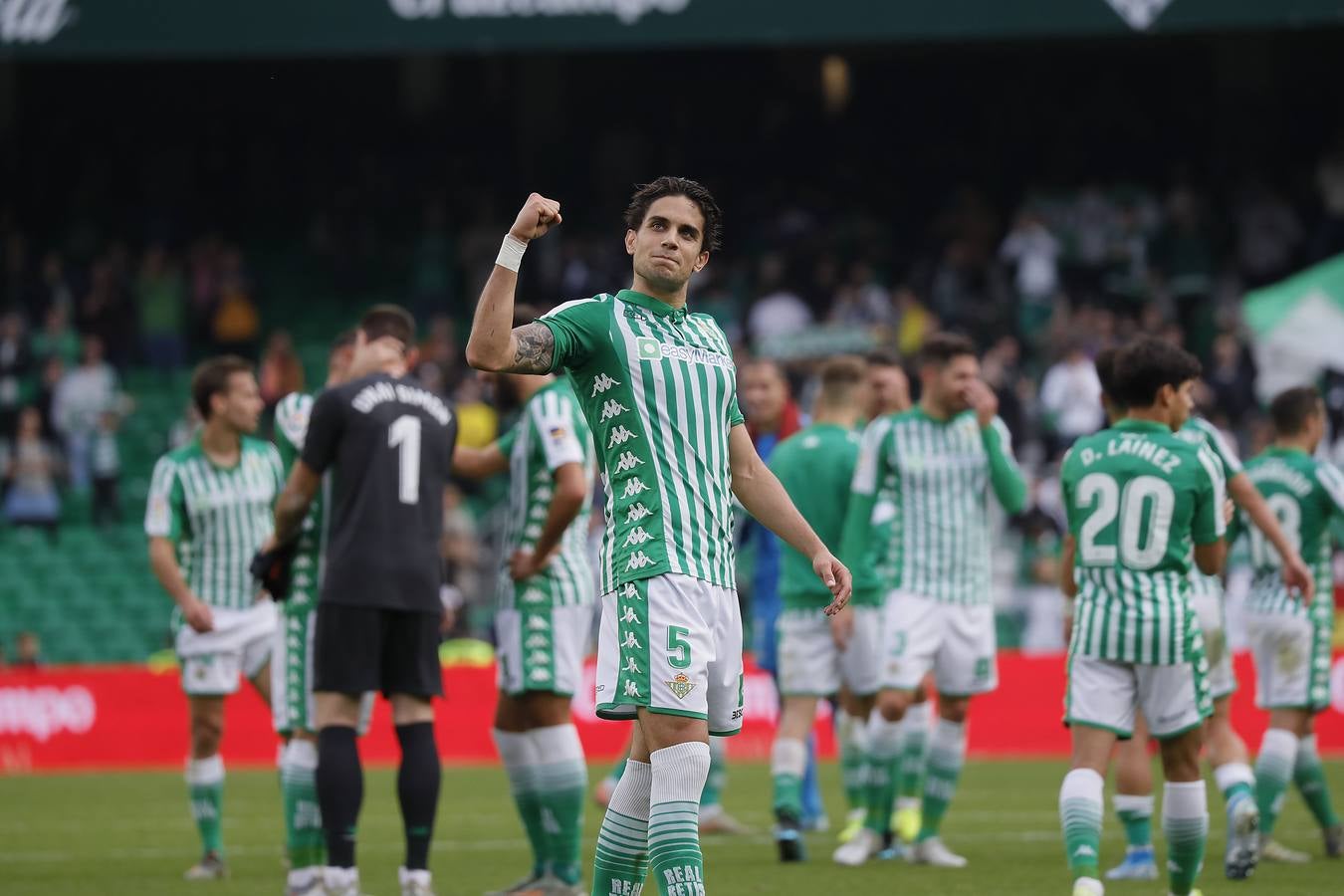 En imágenes, la victoria del Betis frente al Athletic en el Villamarín