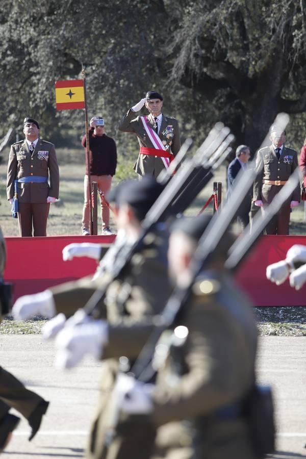 El desfile militar de la Brigada Guzmán El Bueno en Córdoba, en imágenes