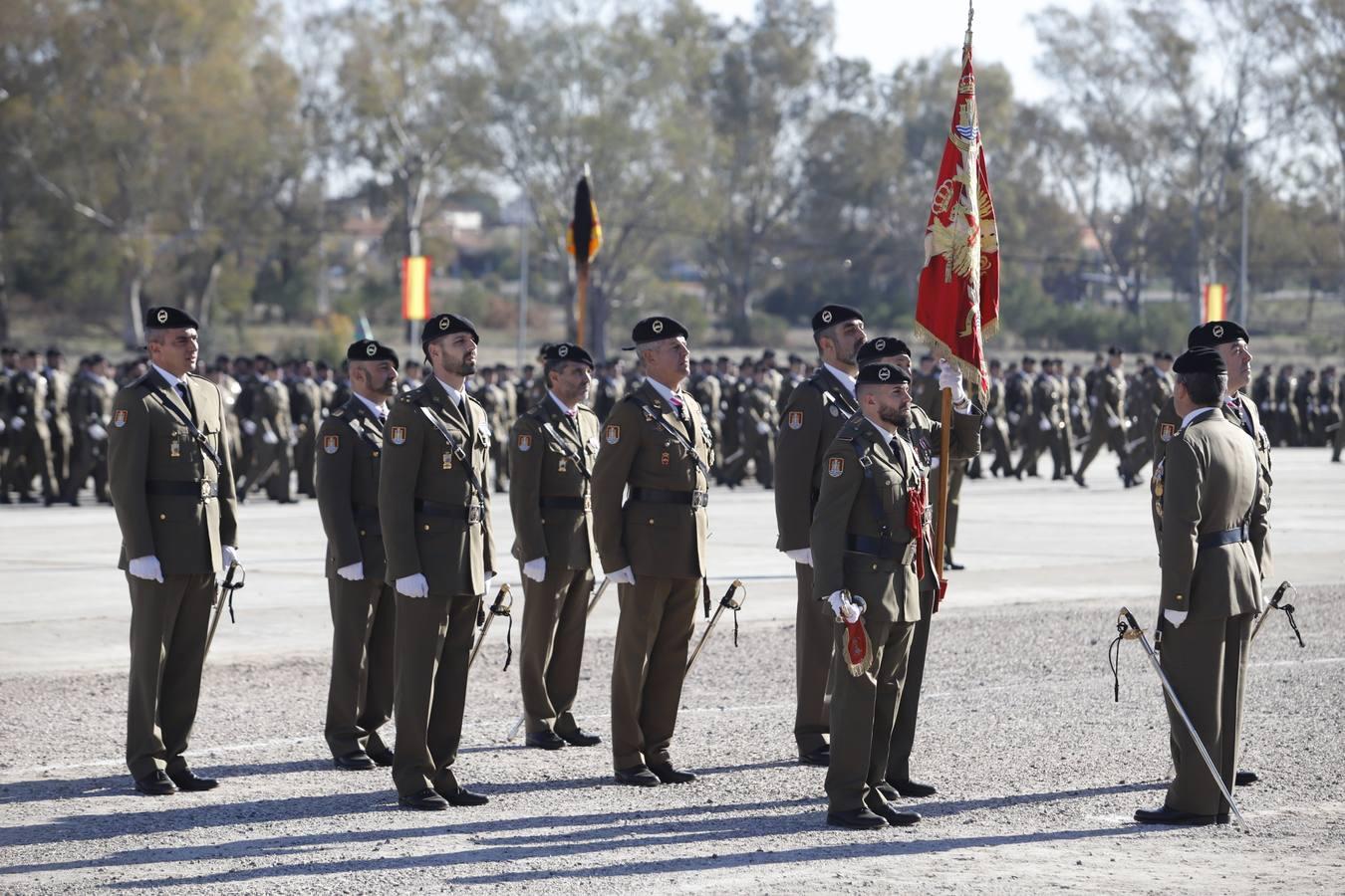 El desfile militar de la Brigada Guzmán El Bueno en Córdoba, en imágenes