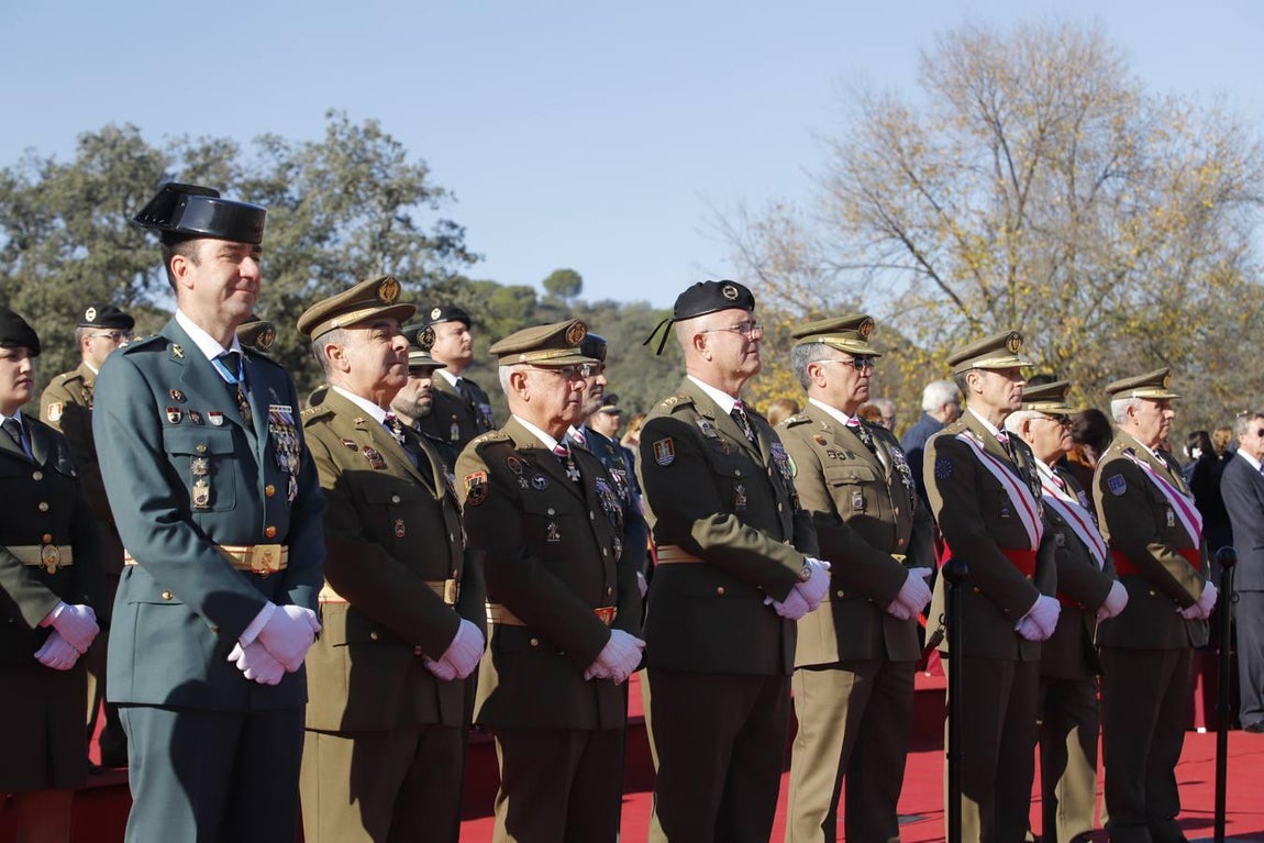 El desfile militar de la Brigada Guzmán El Bueno en Córdoba, en imágenes