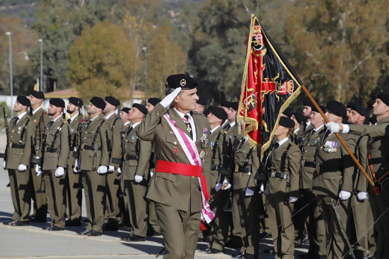 El desfile militar de la Brigada Guzmán El Bueno en Córdoba, en imágenes