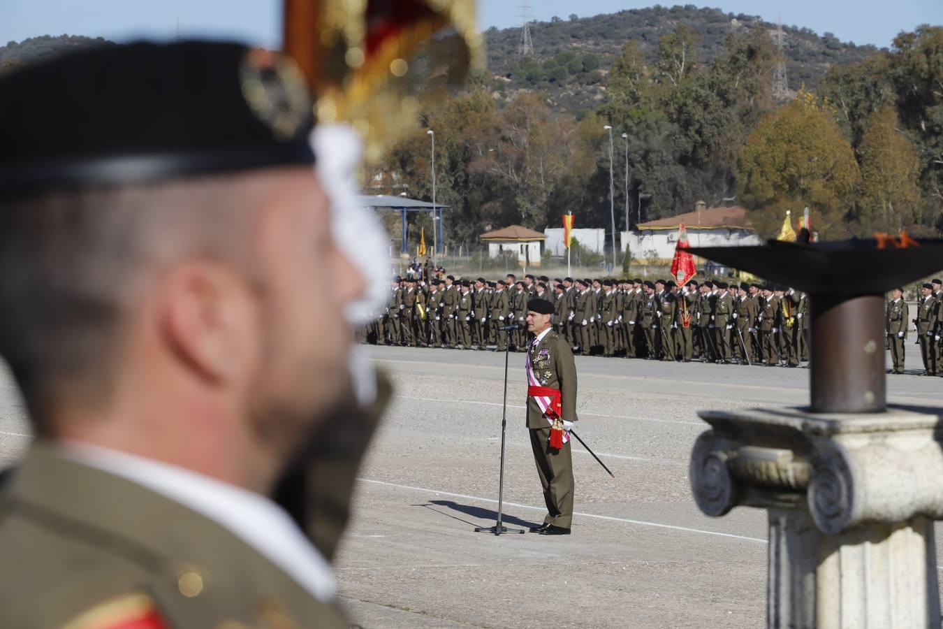 El desfile militar de la Brigada Guzmán El Bueno en Córdoba, en imágenes