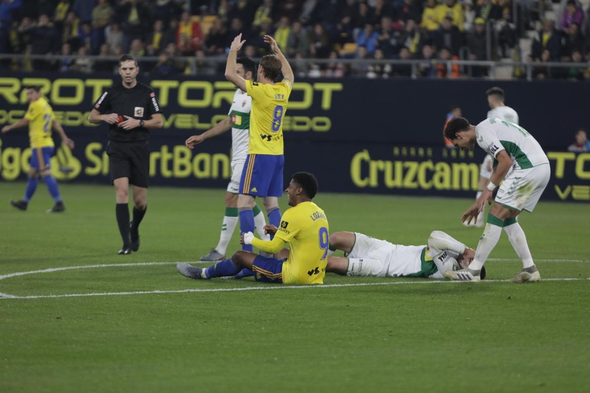 Las imágenes del partido Cádiz C.F. - Elche