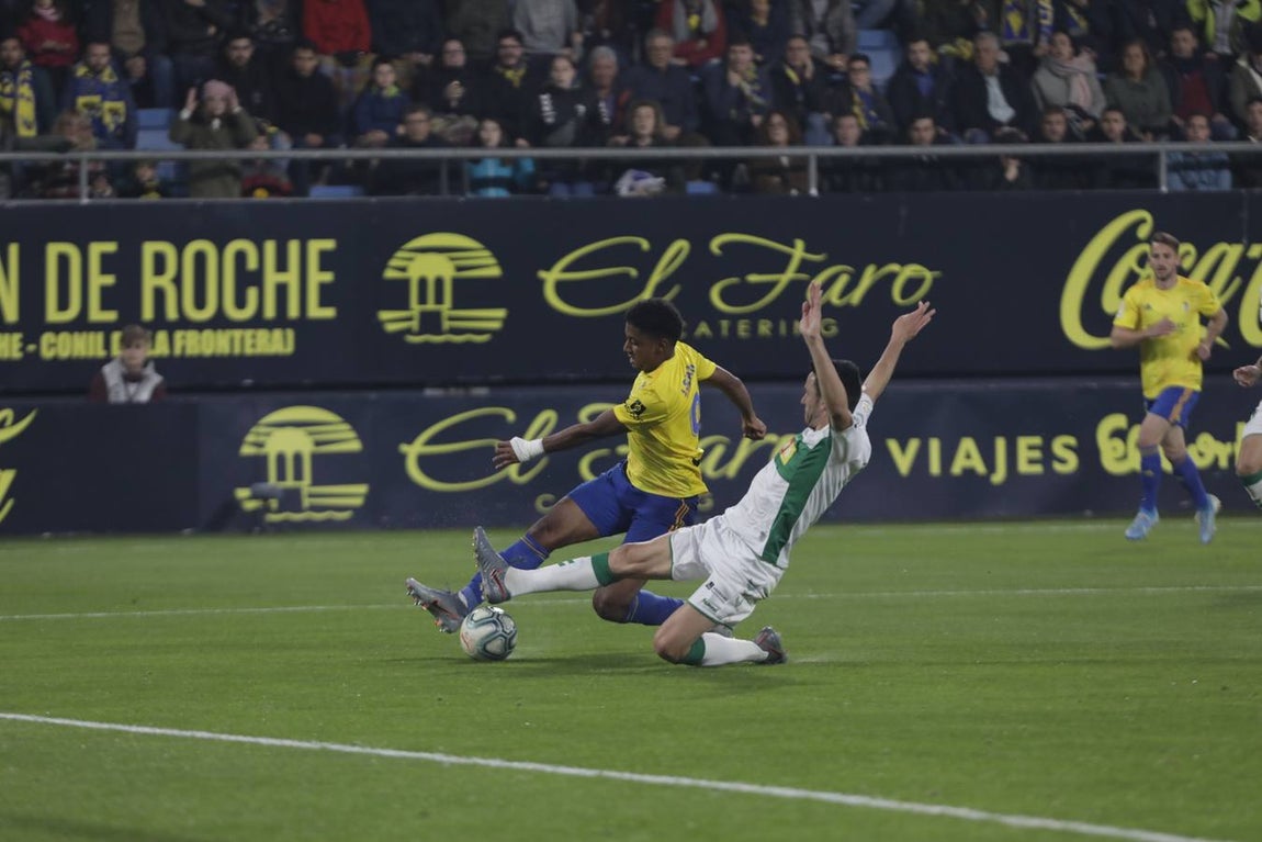 Las imágenes del partido Cádiz C.F. - Elche