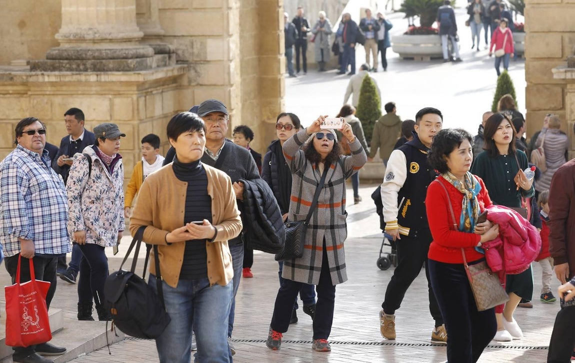 En imágenes, un lunes turístico para despedir el Puente de la Inmaculada en Córdoba