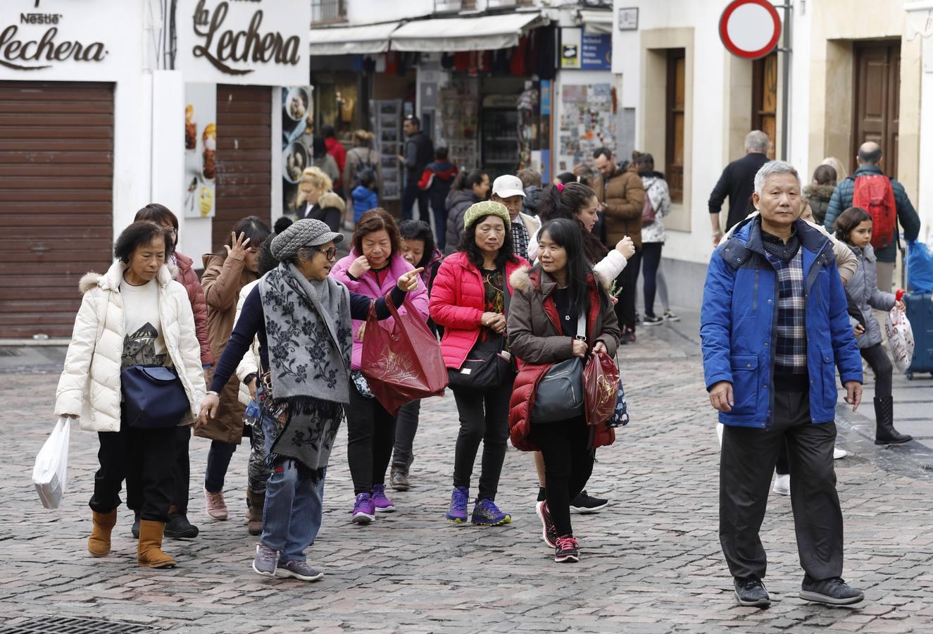 En imágenes, un lunes turístico para despedir el Puente de la Inmaculada en Córdoba