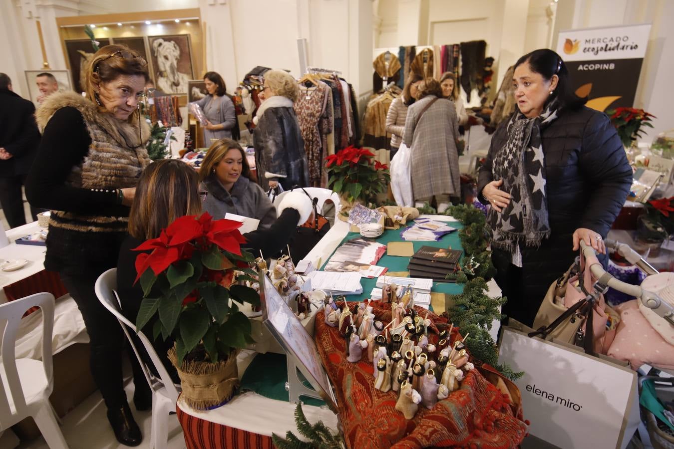 En imágenes, el Baratillo de Adevida de Navidad