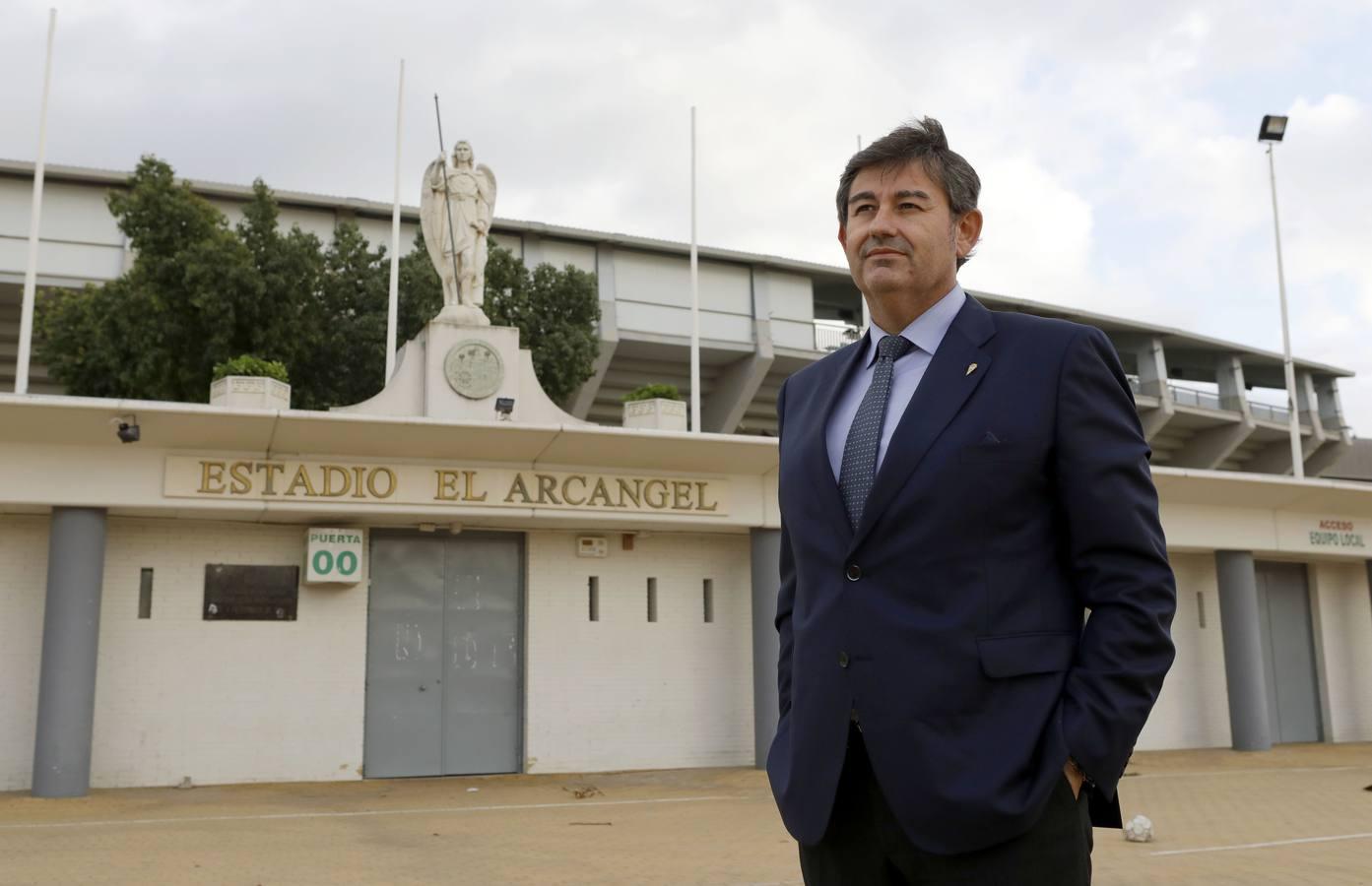 En imágenes, la entrevista a Javier González tras tomar posesión en el Córdoba CF