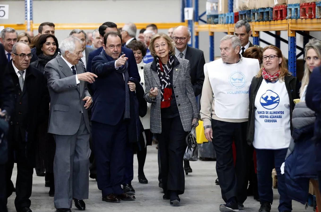 En imágenes, la visita de la Reina Doña Sofia al Banco de Alimentos de Córdoba