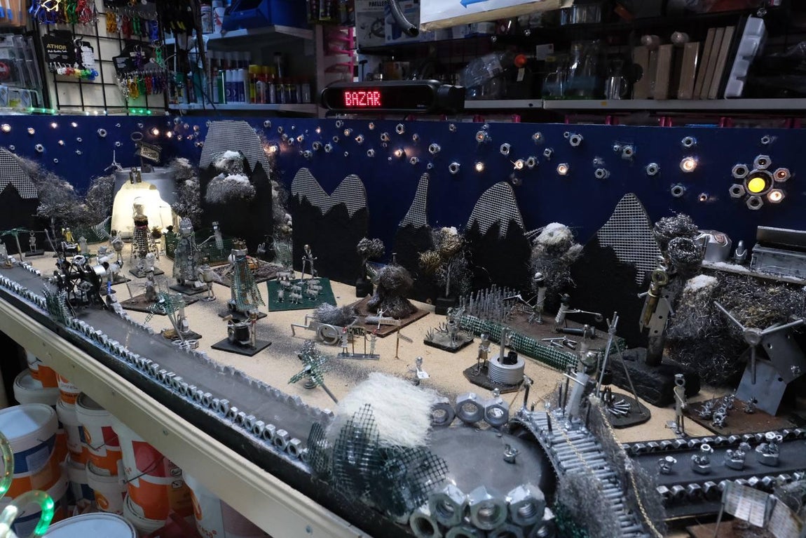 Fotos: El original belén de la Ferretería El Bazar