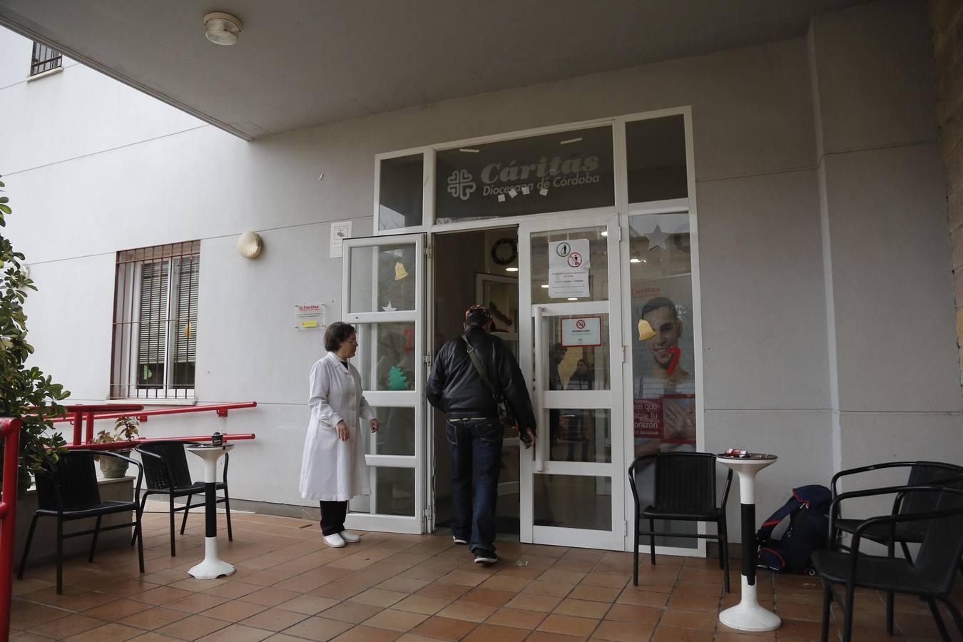 Un día en la casa de acogida Madre del Redentor de Córdoba, en imágenes