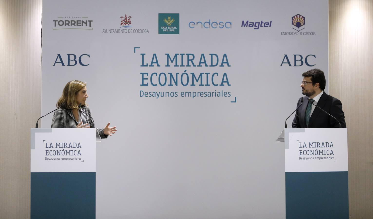 La conferencia de la consejera de Empleo en Córdoba, en imágenes