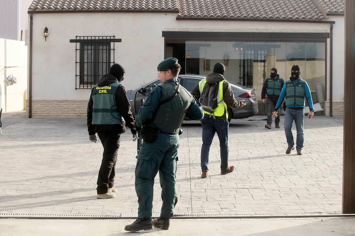 En imágenes, la operación antidroga de la Guardia Civil en Sevilla