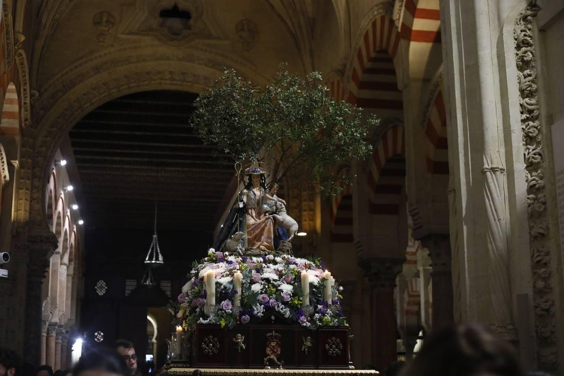 La procesión de la Divina Pastora de Córdoba, en imágenes