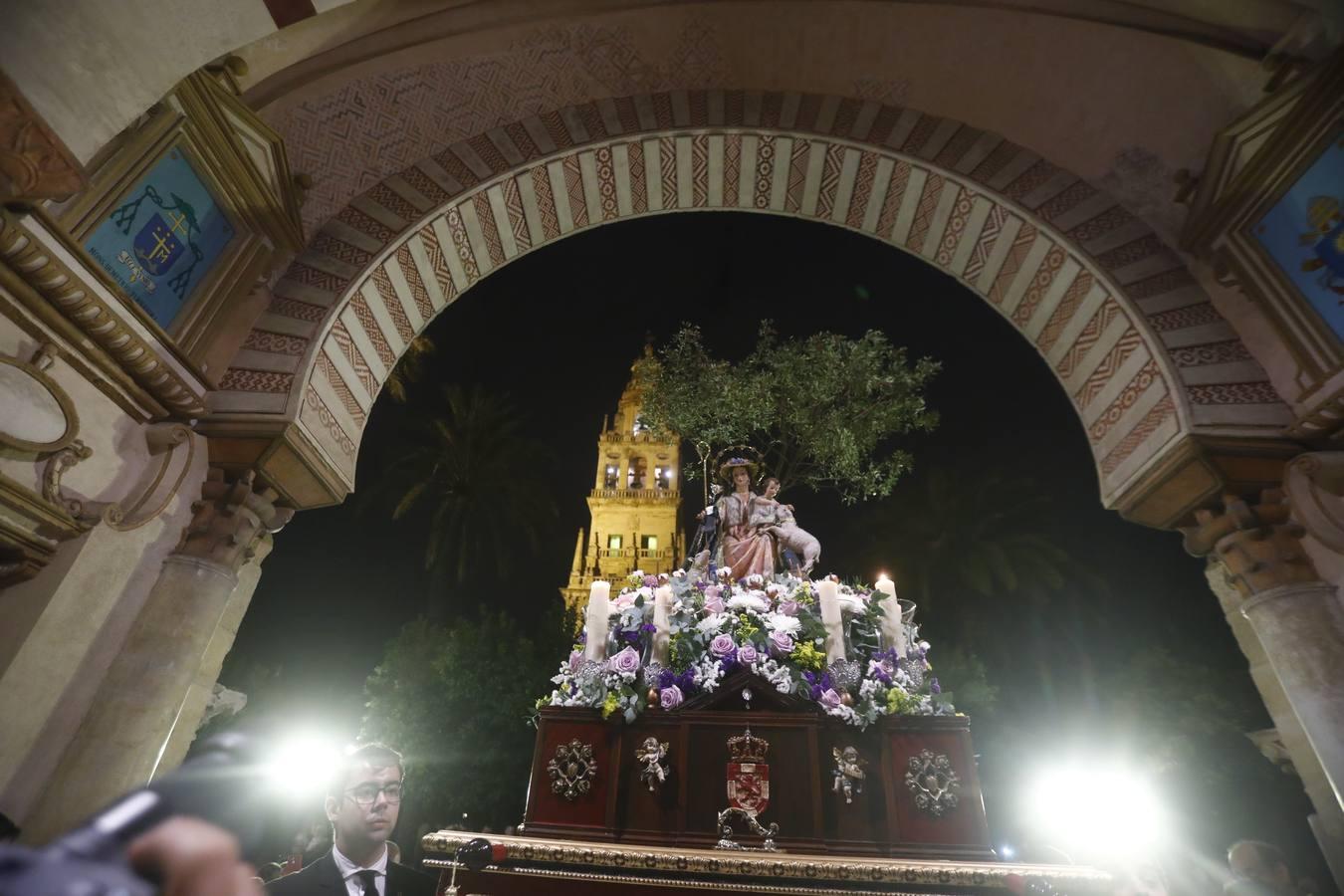 La procesión de la Divina Pastora de Córdoba, en imágenes