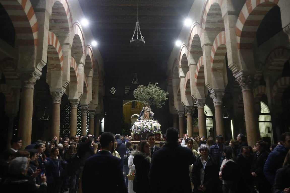 La procesión de la Divina Pastora de Córdoba, en imágenes