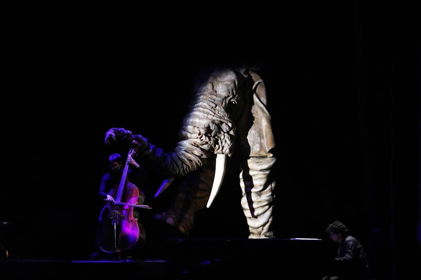 Espectáculo de títeres en el Gran Teatro de Córdoba, en imágenes