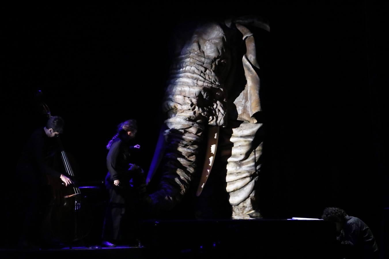 Espectáculo de títeres en el Gran Teatro de Córdoba, en imágenes