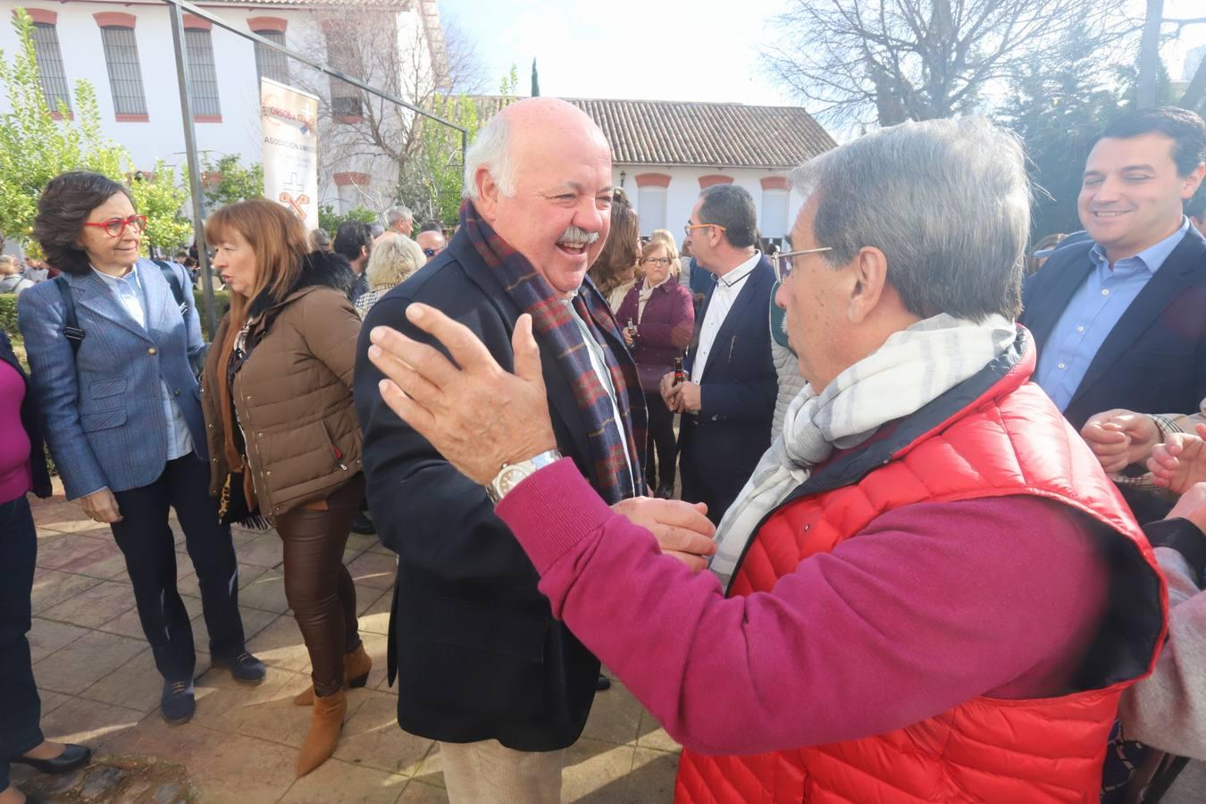 Las tradicionales migas de los hermanos de la Cruz Blanca en Córdoba, en imágenes