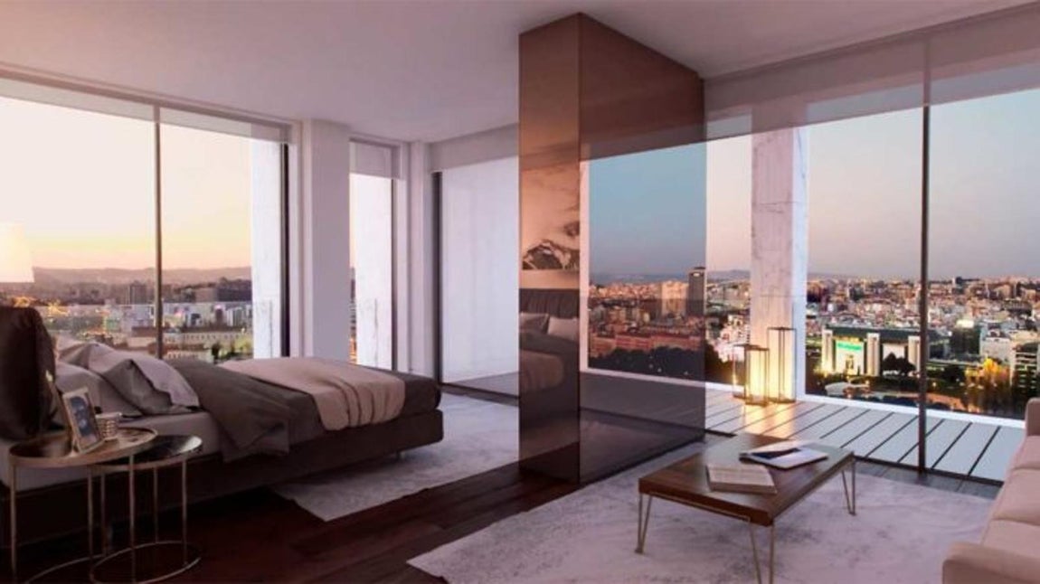 Ático Dúplex Castilho,33. Según el medio portugués, la compra se habría producido hace un año aunque se ha sabido ahora. Para conseguir que su apartamento sea de los más grandes de la capital, el exmadridista habría adquirido las plantas 13 y 14 del edificio. En la imagen se ve uno de los seis dormitorios que suman entre las dos plantas, cada uno de ellos dotado de su correspondiente cuarto de baño. La suite principal, de diseño contemporáneo, tiene pavimento de madera de nogal y un panel de madera dispuesto como separador de espacios