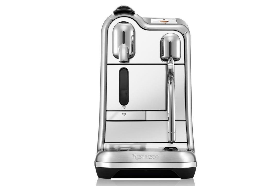 Cafetera Creatista Plus. Tecnología, diseño y eficacia se unen en una cafetera de acero inoxidable que pretende llevar el arte de café a tu hogar. La técnica del Latte Art ya no será un secreto gracias a esta máquina de última generación con la que preparar desde cafés suaves y sedosos hasta cremosos Capuccinos. Precio: 499 €