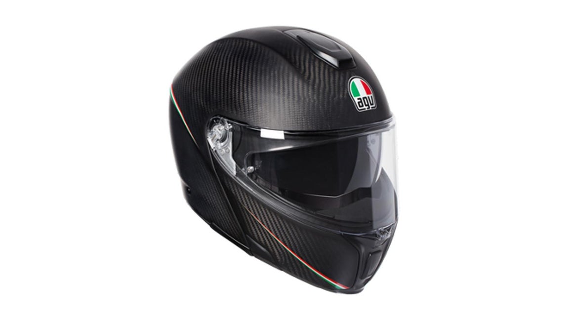 Casco K6. Máxima seguridad, confort y diseño. Es lo que reúne el nuevo casco K6, de la marca italiana preferida por los deportistas profesionales AGV. Con solo 1,2 kilogramos de peso, es uno de los cascos de carretera más ligeros e incorpora lo último en tecnología para garantizar las prestaciones aerodinámicas y, muy especialmente, la más alta protección del conductor. Precio: 799,95 €