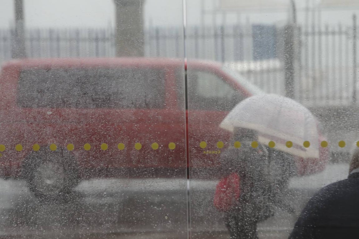 FOTOS: Tormentas y viento fuerte en Cádiz por la llegada de Elsa