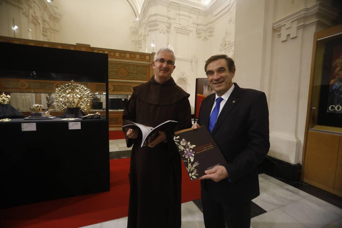 La exposición del ajuar de las Vírgenes de gloria de Córdoba, en imágenes